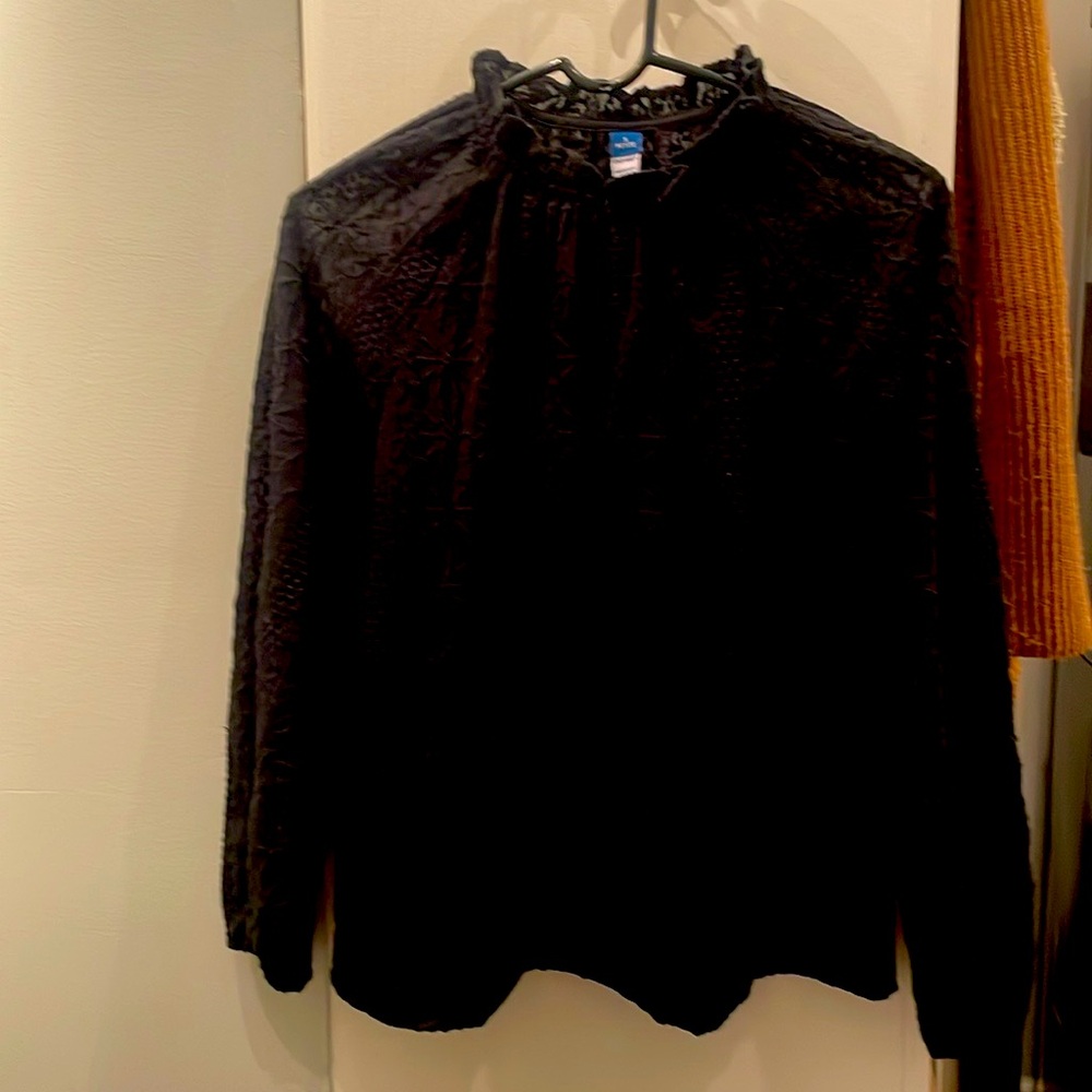 Black Textured Women's Top NWOT